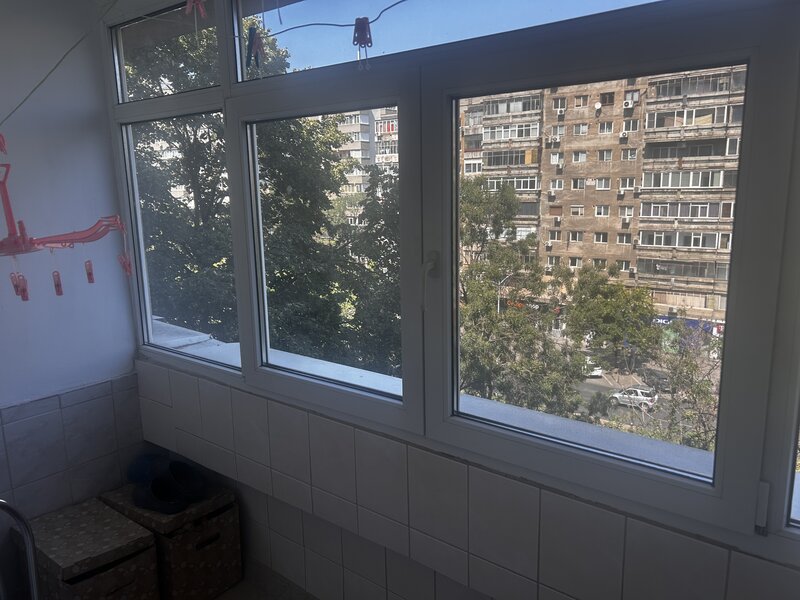 Bulevardul Iului Maniu 71, Militari.